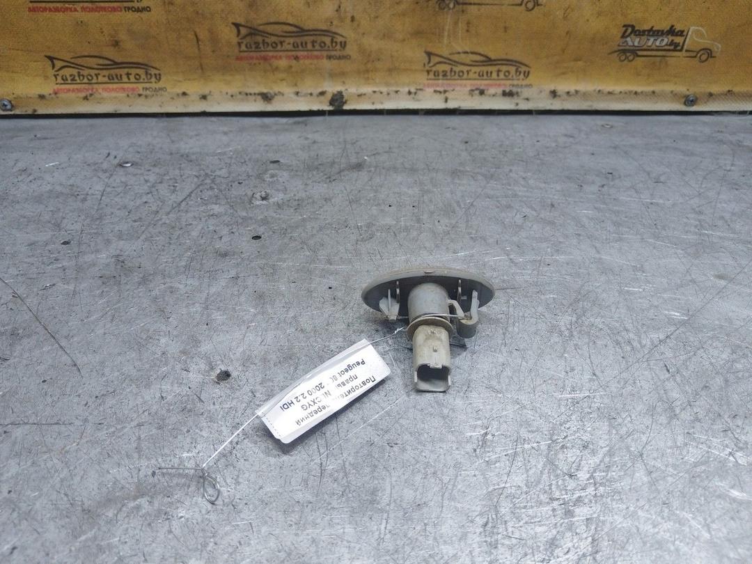 Повторитель передний правый NLCXYG Peugeot 607 купить