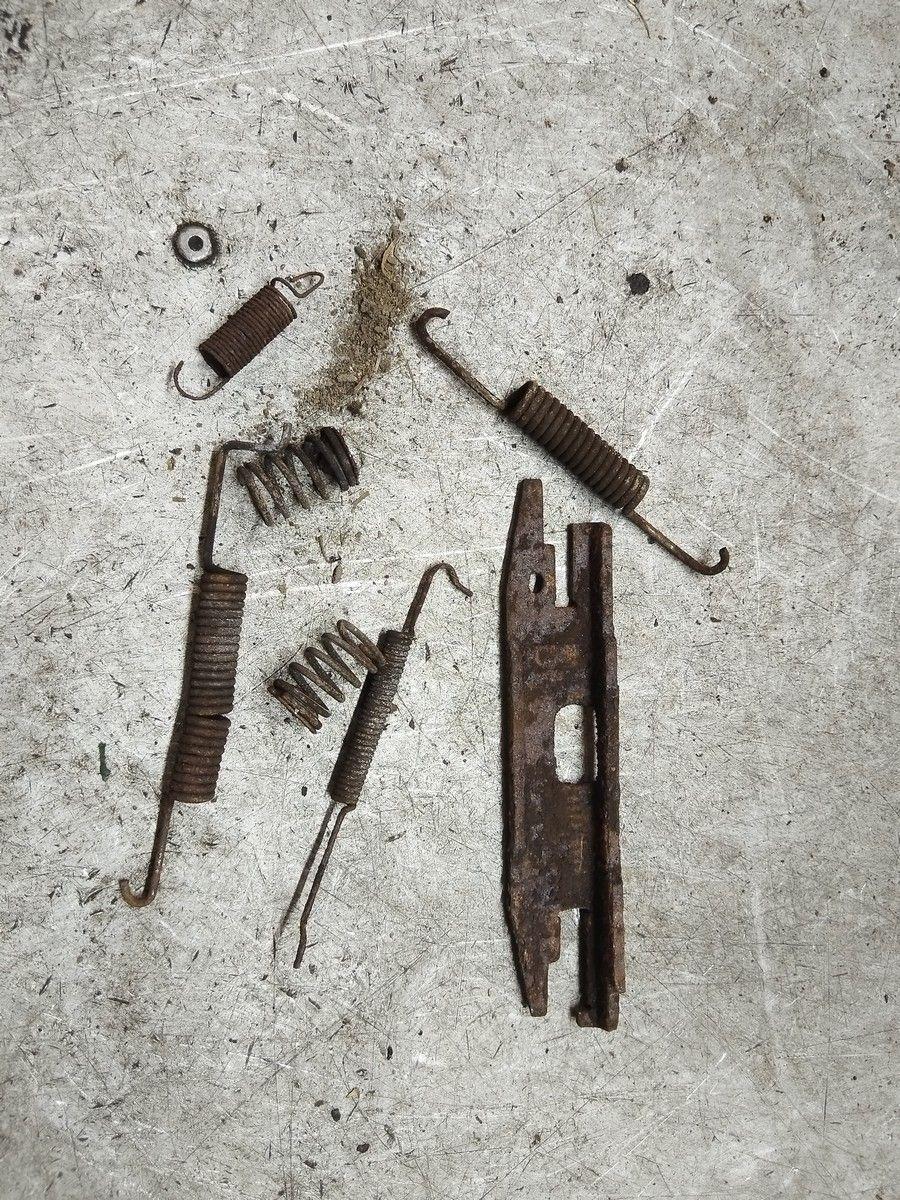 Механизм развода задних тормозных колодок левый 9RBJFV Skoda Fabia - Фото 1