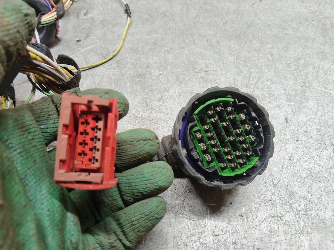 Проводка двери передней левой J3HOTW Peugeot 607 купить с доставкой