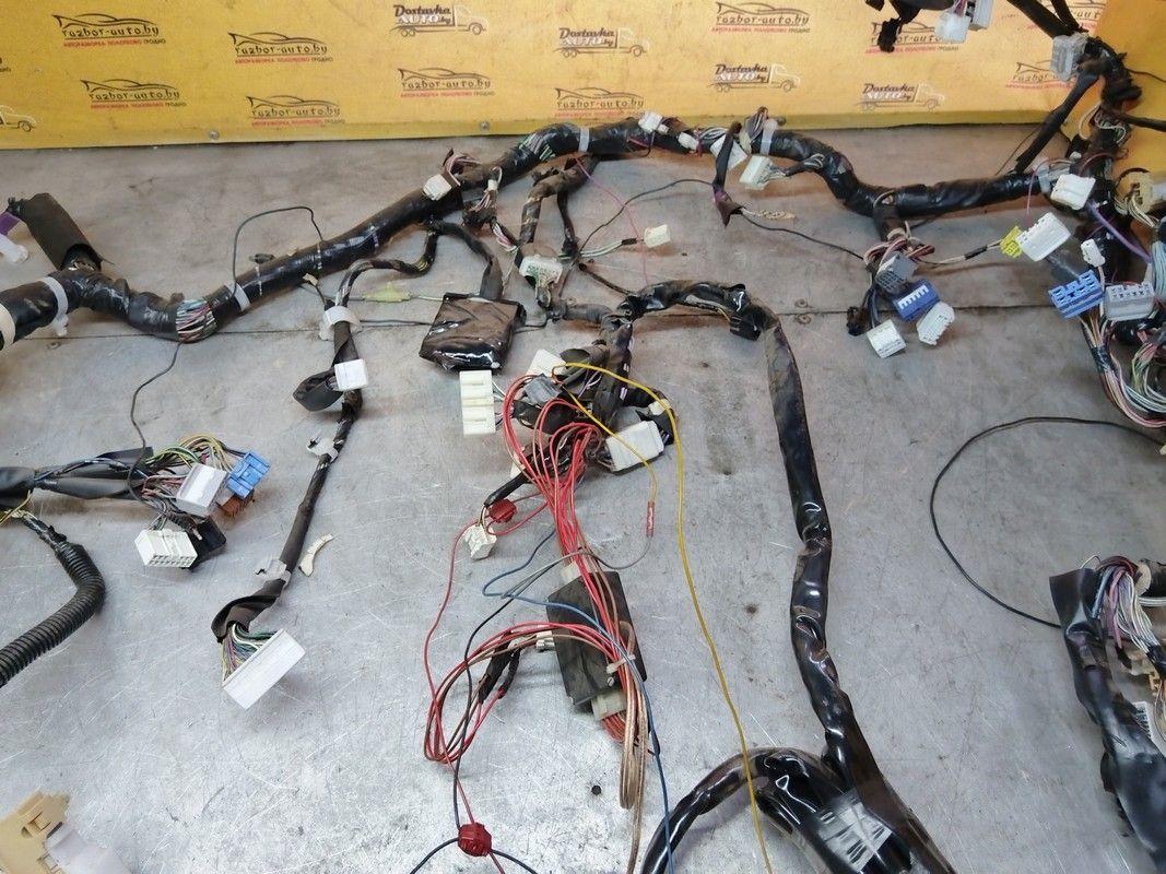 Проводка салона AQ2K7U Toyota Avensis Verso undefined