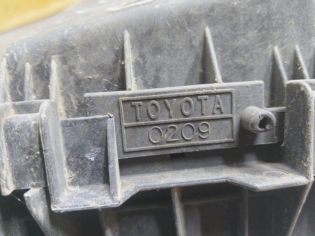 Корпус воздушного фильтра 1WXB19 Toyota Avensis купить с доставкой