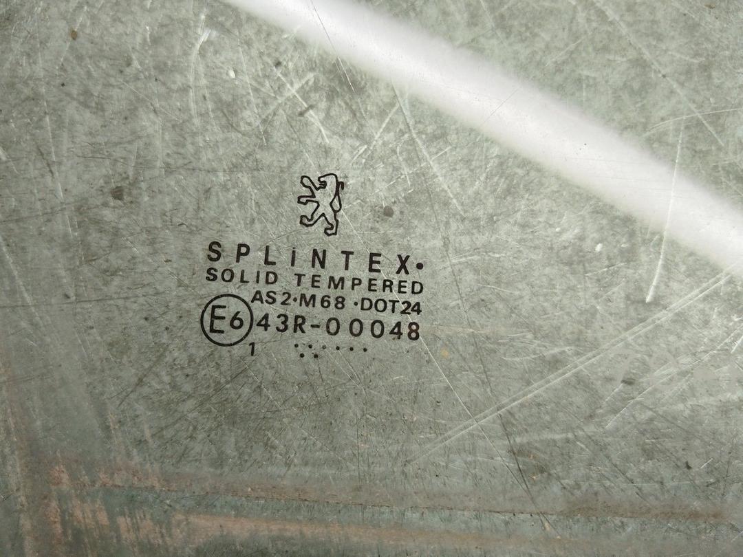 Стекло двери передней правой FSKC5R Peugeot 307 - Фото 3