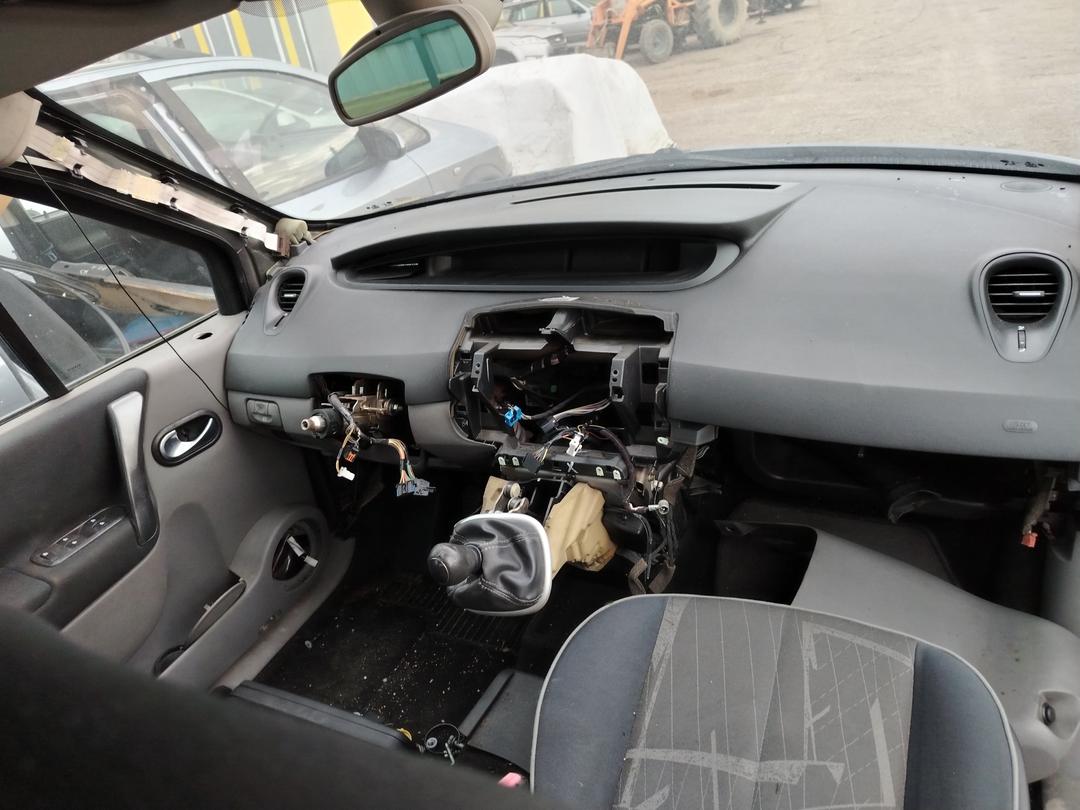 Ремень безопасности передний правый F076L9 Renault Scenic