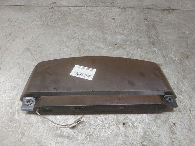 Стоп-сигнал YPE24W Nissan Primera