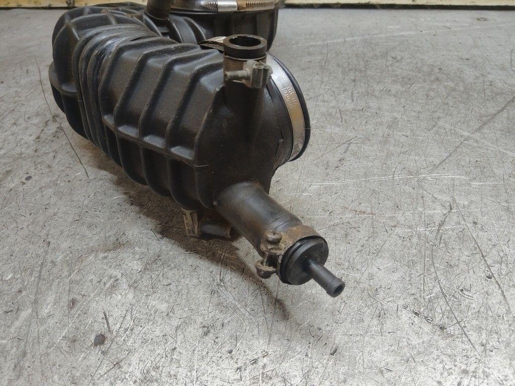 Патрубок воздушного фильтра HP84CG Audi 80 - Фото 4