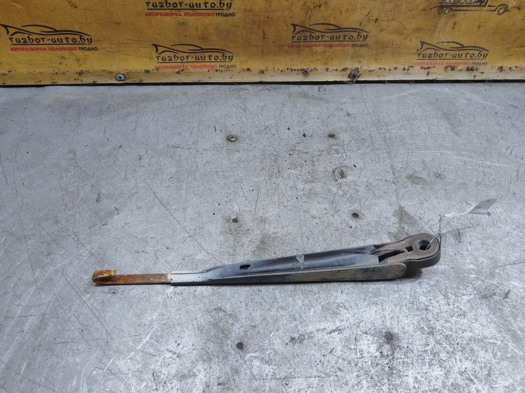 Щеткодержатель задний 7EUW51 Skoda Fabia купить