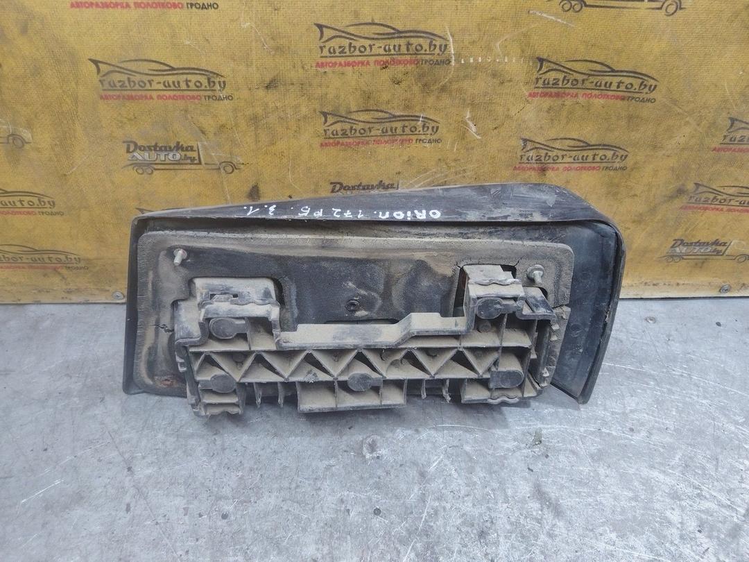 Фонарь задний правый 9L705D Ford Orion купить в магазине запчастей бу