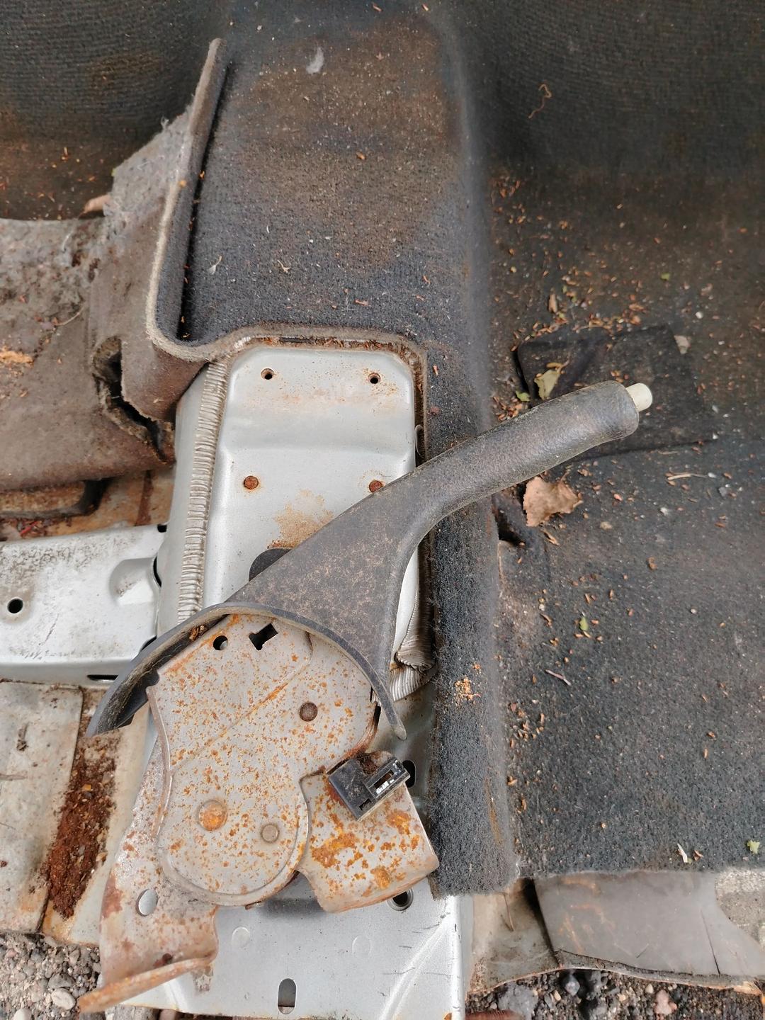 Рычаг ручного тормоза (ручника) CUR830 Toyota Avensis