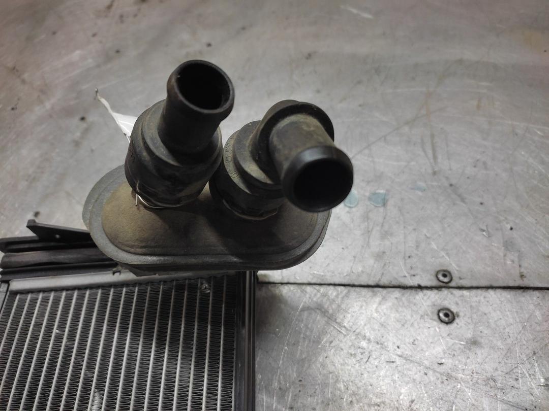 Радиатор отопителя (печки) PF981U Audi A3 - Фото 2