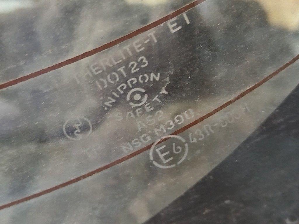 Стекло заднее Y267CQ Mazda Xedos 6 - Фото 2