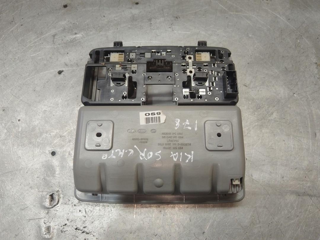 Фонарь салона (плафон) K83IRM Kia Sorento купить с доставкой