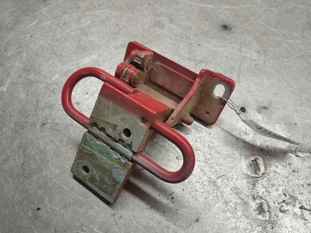 Петля двери задней правой 146ARY Audi 100