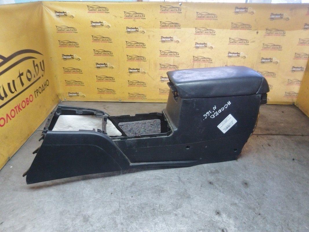 Консоль салона (кулисная часть) B3939P Honda Accord купить