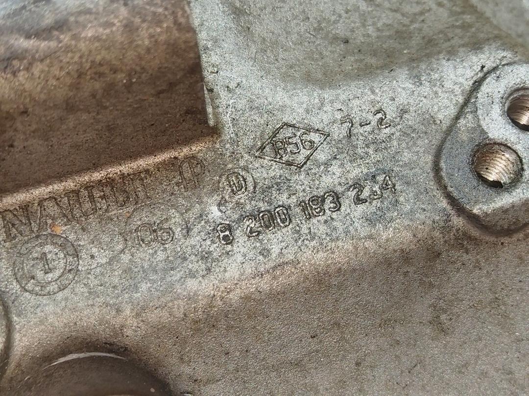 Кронштейн генератора 5R4BXT Renault Espace купить на авторазборке