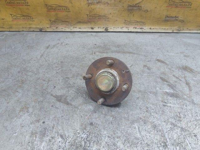 Ступица задняя правая 5EO3Z8 Mitsubishi Carisma