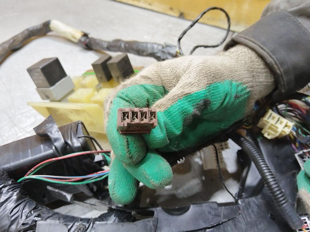 Проводка салона WDBACG Mitsubishi Carisma undefined