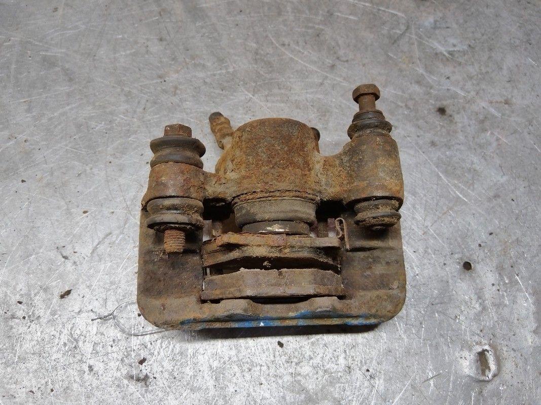 Суппорт задний правый GK7CKM Toyota Corolla Verso купить в магазине запчастей бу