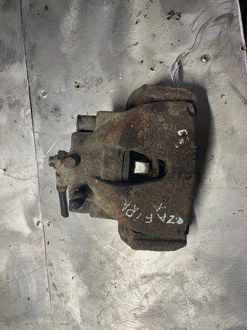 Суппорт передний правый 82NYZD Opel Zafira - Фото 4