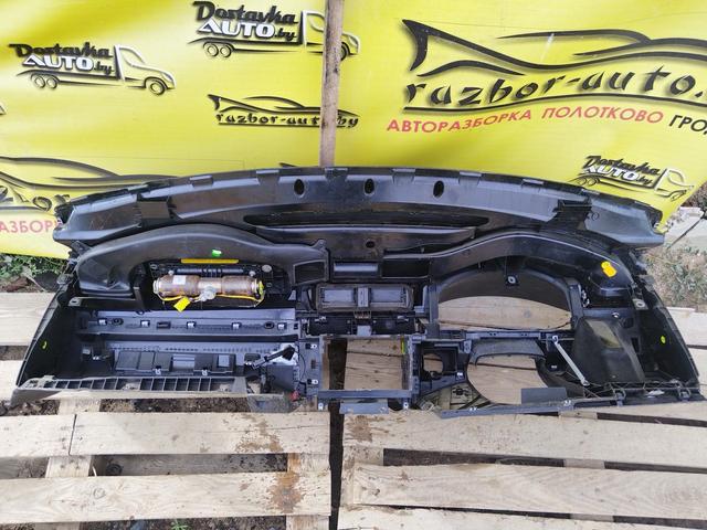 Панель передняя салона (торпедо) YYR700 Volkswagen Passat undefined