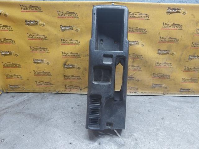 Консоль салона (центральная часть) 19NZ2B Mitsubishi Carisma купить с доставкой