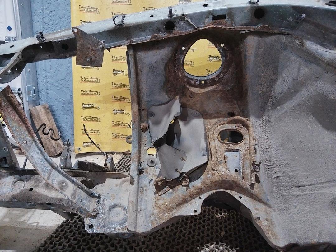 Стакан лонжерона левый 9V0PIJ Audi 100 купить в магазине запчастей бу