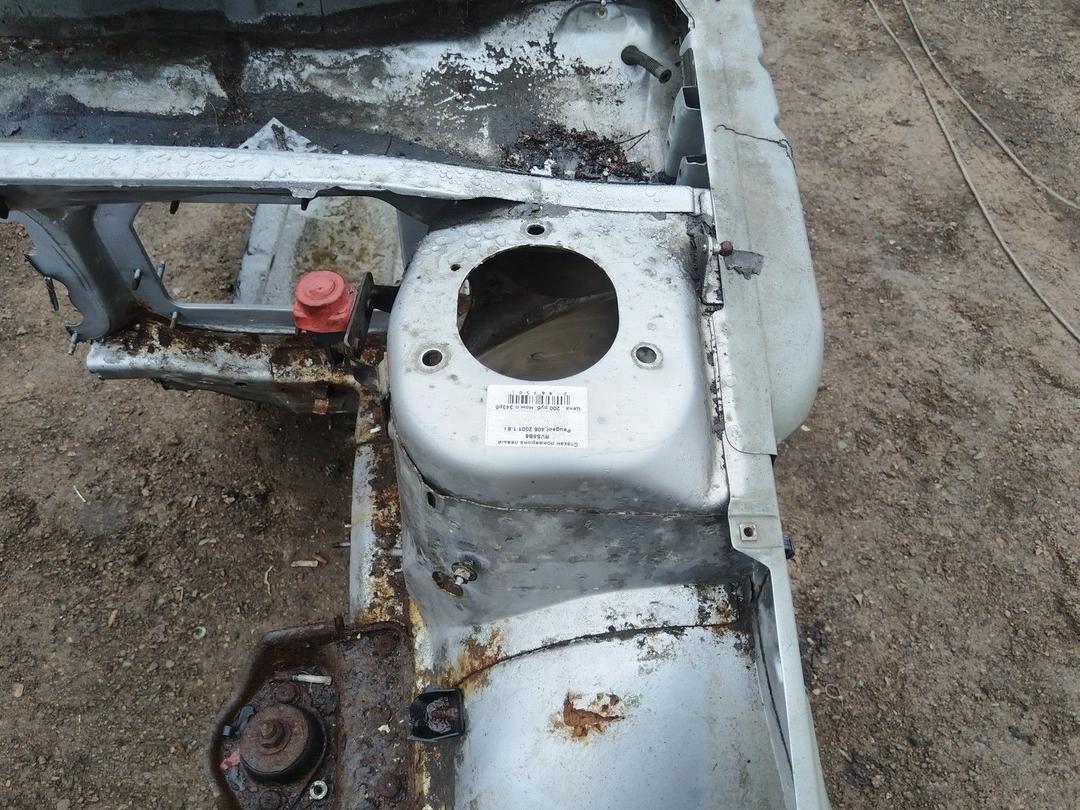 Стакан лонжерона левый RVS8B6 Peugeot 406