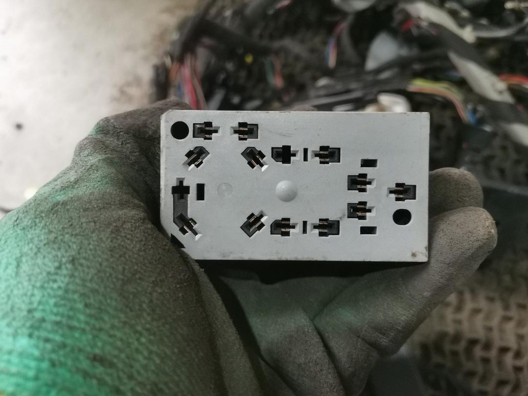 Проводка салона U4I0HE Opel Zafira - Фото 6