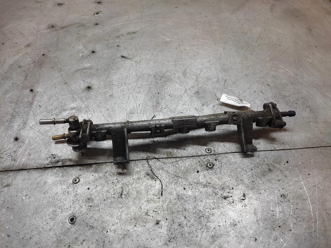 Топливная рампа 8PMYGU Ford Focus