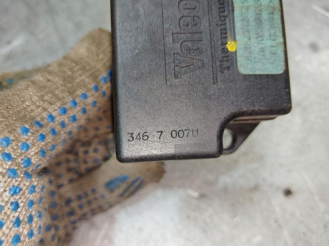 Моторчик заслонки печки Q2SMPL Renault Safrane купить в магазине запчастей бу