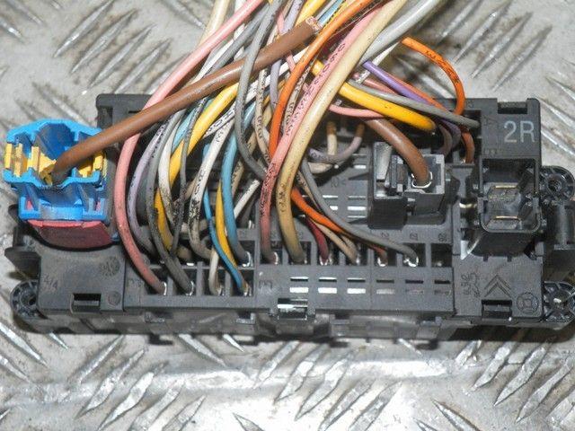 Блок предохранителей Y65PUY Citroen Xsara купить с доставкой