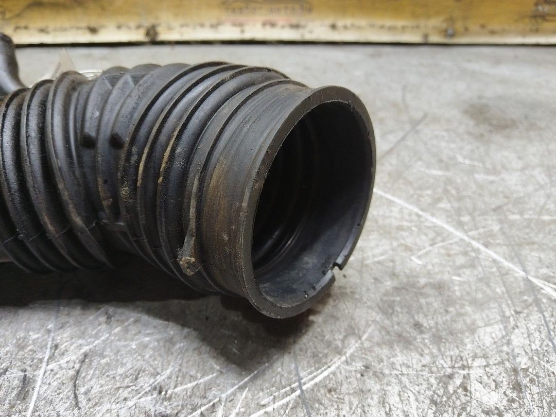 Патрубок воздушного фильтра FKGPDW Toyota Avensis - Фото 2