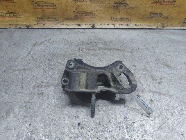 Кронштейн двигателя 1Z7YLT Ford Focus
