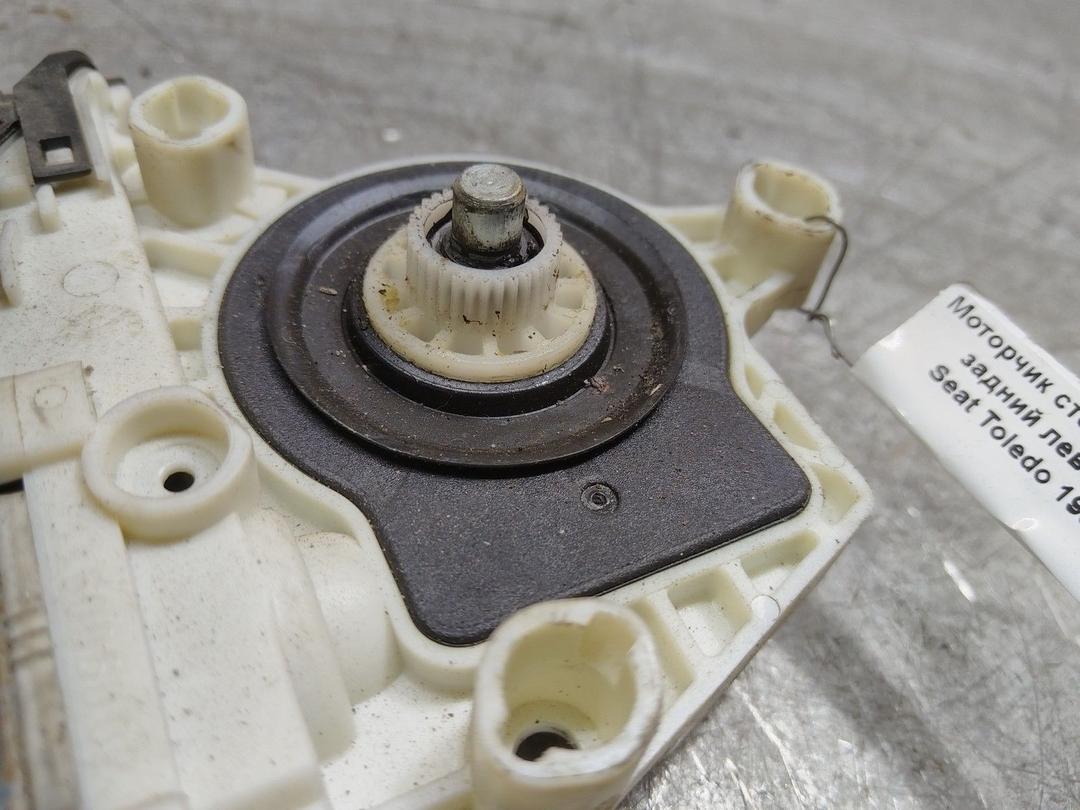 Моторчик стеклоподъемника задний левый A7KI7M Seat Toledo купить