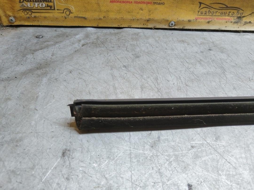 Молдинг стекла двери задней левой наружный QH0QD8 Ford Galaxy купить в магазине запчастей бу