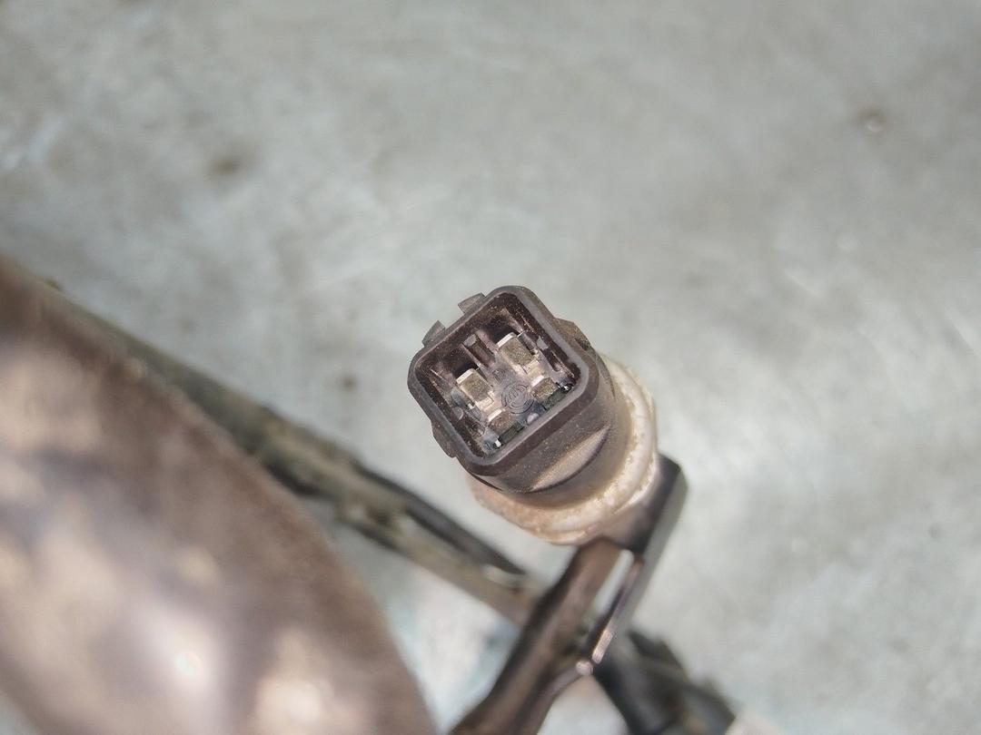 Радиатор кондиционера DGT9K7 Volkswagen Passat купить на авторазборке