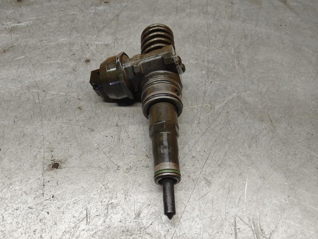 Форсунка PG4UV1 Volkswagen Passat - Фото 1