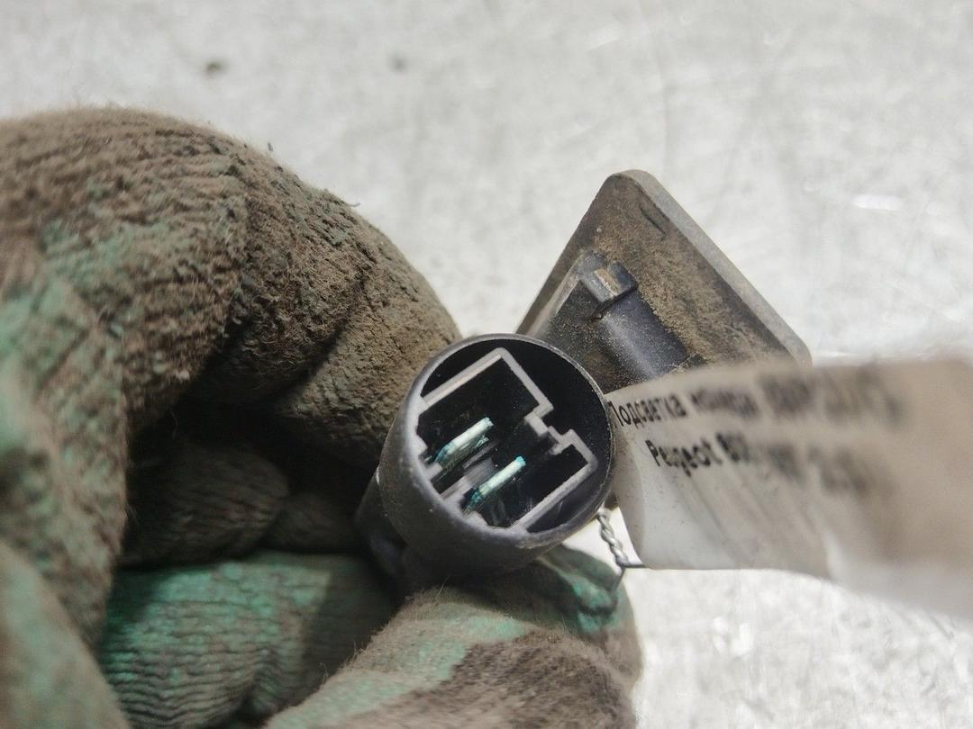 Подсветка номера 89R2VD Peugeot 605 - Фото 4