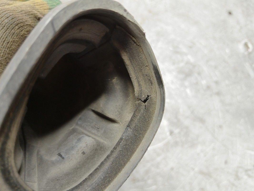 Патрубок воздушный 0HXT0B Skoda Octavia купить в магазине запчастей бу