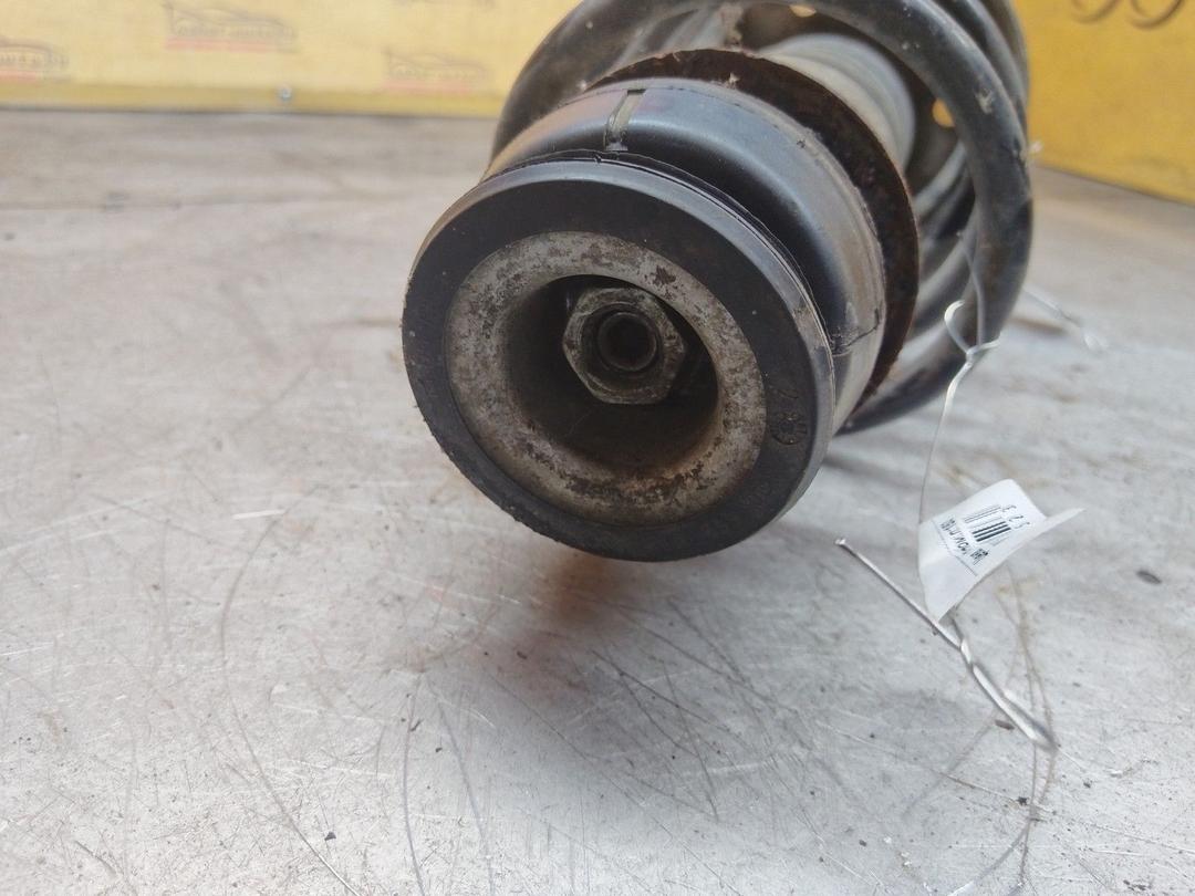 Амортизатор передний правый NQ38H8 Volkswagen Golf - Фото 4