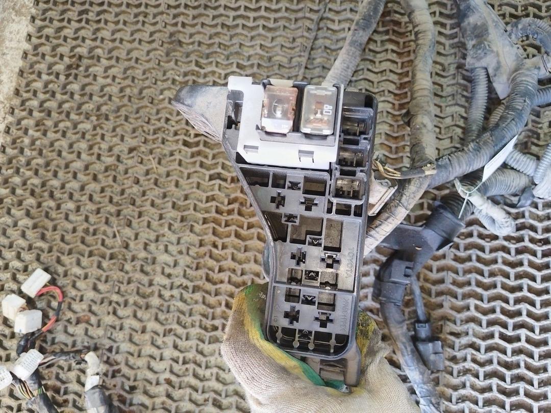 Проводка двигателя 2YM35C Toyota Avensis undefined