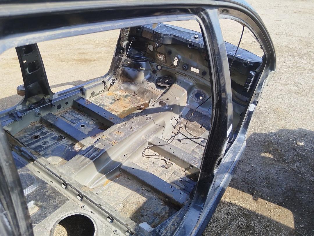 Стойка кузовная центральная правая HMK0L2 Peugeot 307 купить в магазине запчастей бу