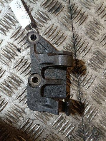 Кронштейн генератора 93E4FV Toyota Avensis Verso - Фото 2