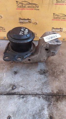 Подушка крепления двигателя E9OUP7 Volvo V40 - Фото 1