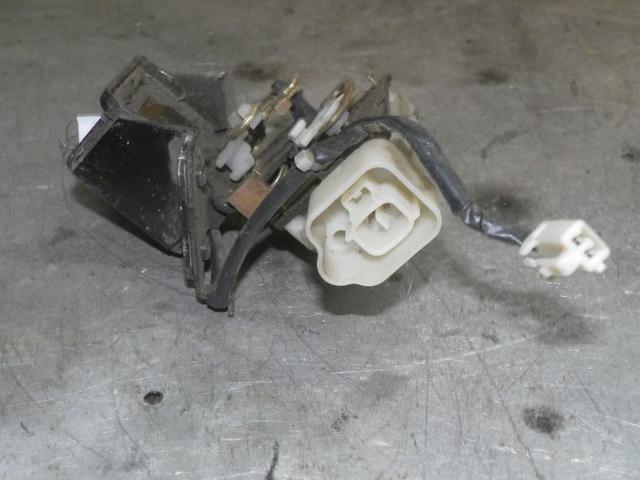 Замок багажника LLPI99 Mazda 323F купить