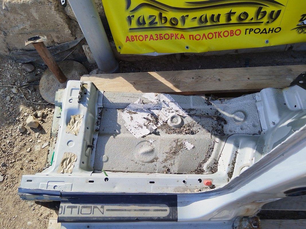 Стойка кузовная передняя правая JR30EG Volkswagen Golf undefined