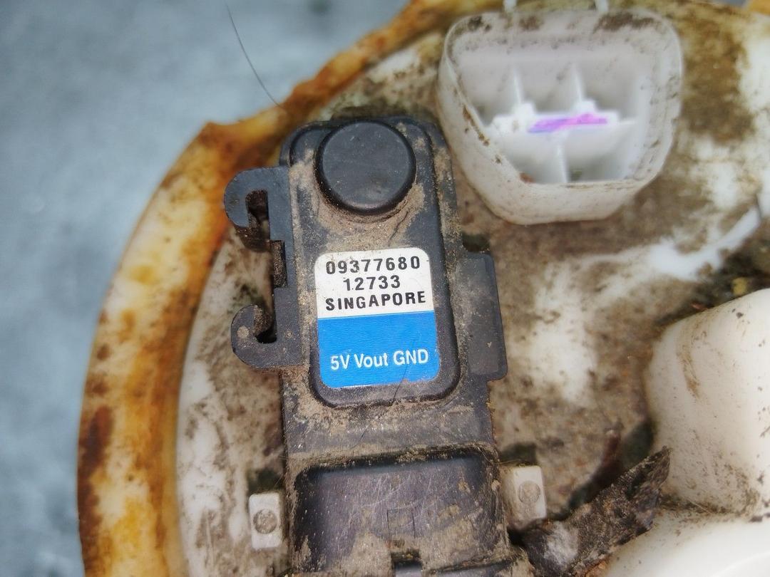 Колба в бак DN6I15 Kia Sorento купить на авторазборке