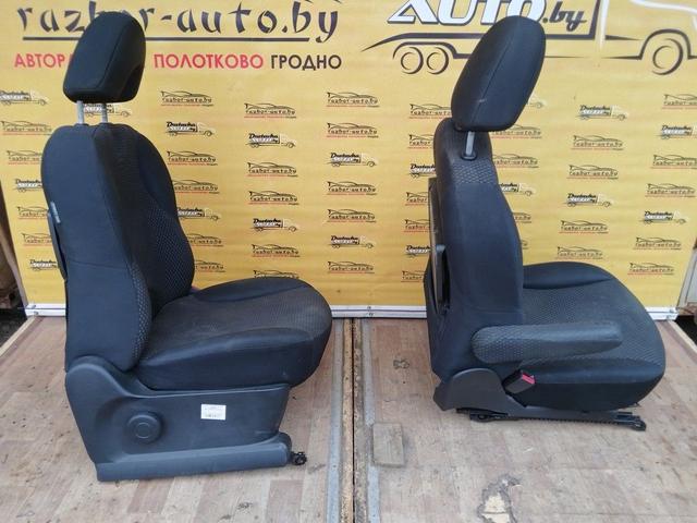 Салон (комплект сидений) O5G29R Nissan Note купить в магазине запчастей бу