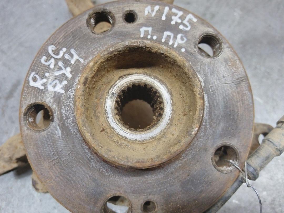 Кулак поворотный правый 8M2E0J Renault Scenic RX4 купить