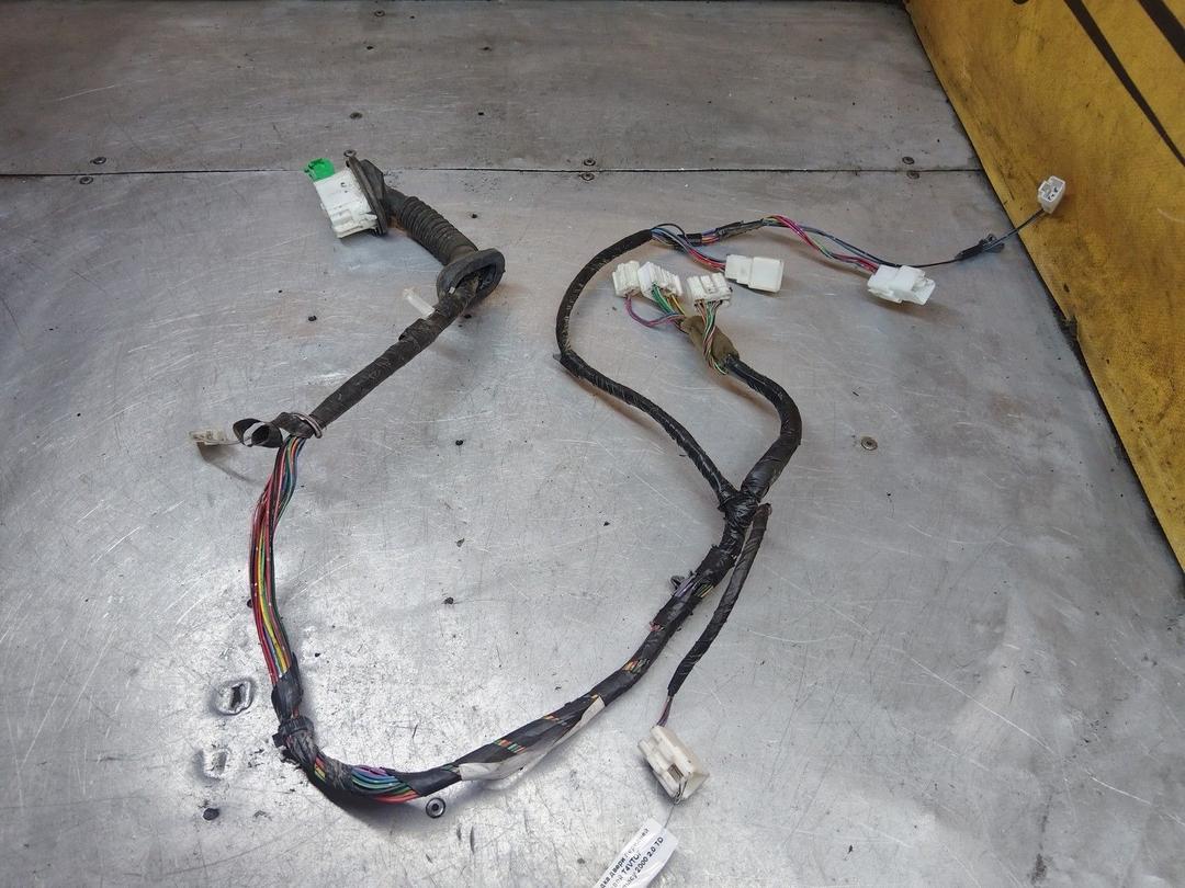 Проводка двери передней левой T4VTOF Mazda Premacy