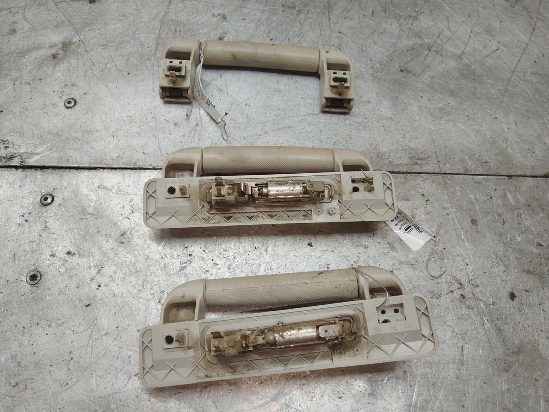 Ручка внутренняя потолочная 8M15Z6 Opel Astra - Фото 2